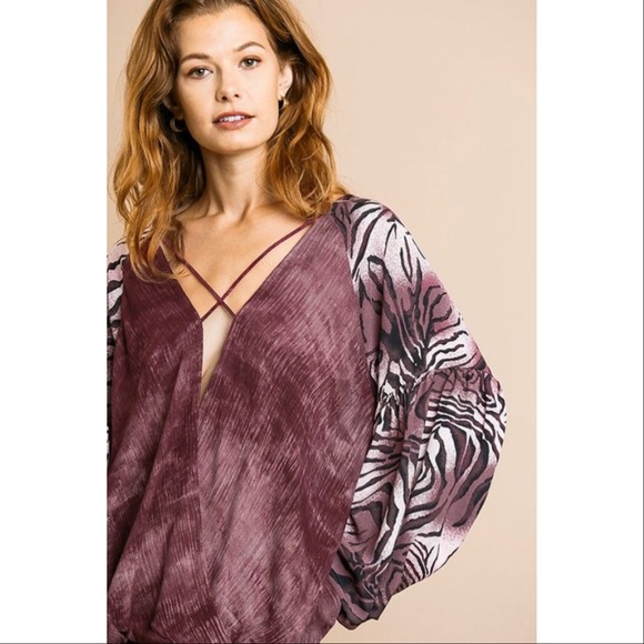 Tiger Stripes Strappy Front Hi-Lo Top - Picture 6 of 9